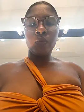 LaurennTyler online show from 12, 2, 2025