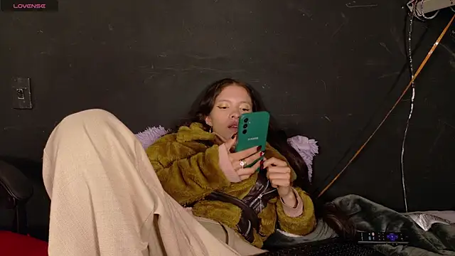 Snapshot of sweetdam12 chatting on 27, 9, 2025 sweetdam12 online show from 27, 9, 2025