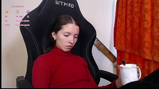 Snapshot of sweetdam12 chatting on 8, 3, 2025 sweetdam12 online show from 8, 3, 2025