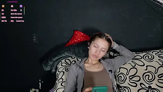 Snapshot of sweetdam12 chatting on 8, 11, 2025 sweetdam12 online show from 8, 11, 2025