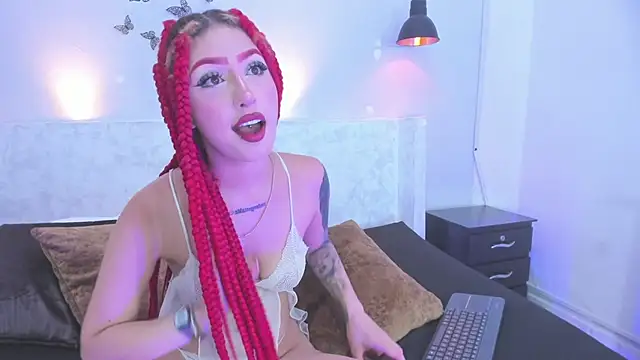 Mia Mallkova1 online show from 4, 12, 2024