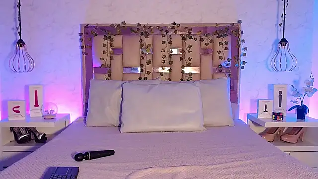 GigiVolkova online show from 13, 10, 2025