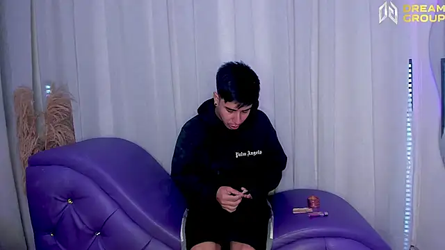 Yourslust  online show from 23, 10, 2025