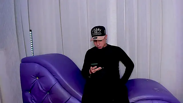 Snapshot of Yourslust_ chatting on 8, 1, 2026 Yourslust online show from 8, 1, 2026