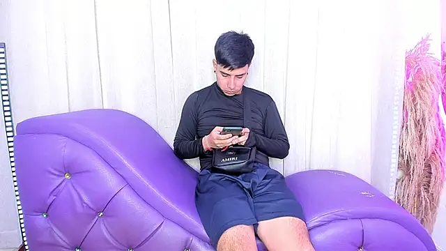 Yourslust  online show from 5, 2, 2026