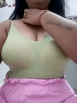 cute-mahek online show from 22, 10, 2025