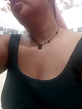 cute-mahek online show from 25, 3, 2026