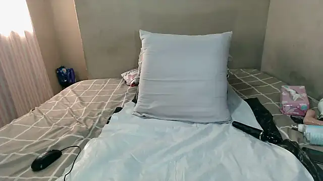 WetwetPussy31 online show from 28, 2, 2025