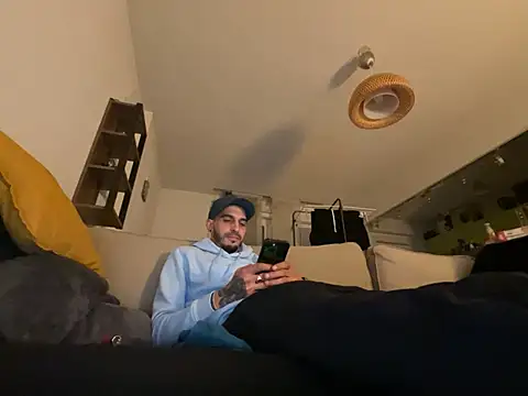 Rebeu313 online show from 10, 1, 2025