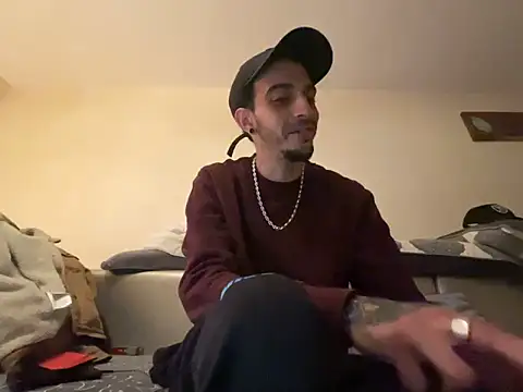 Snapshot of Rebeu313 chatting on 9, 2, 2026 Rebeu313 online show from 9, 2, 2026