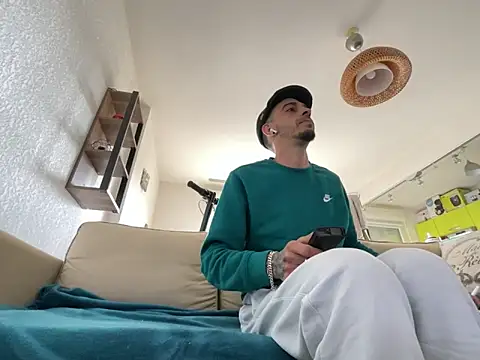 Rebeu313 online show from 10, 3, 2025