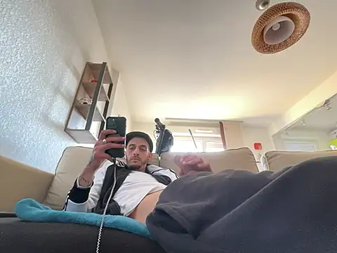 Rebeu313 online show from 2, 3, 2025