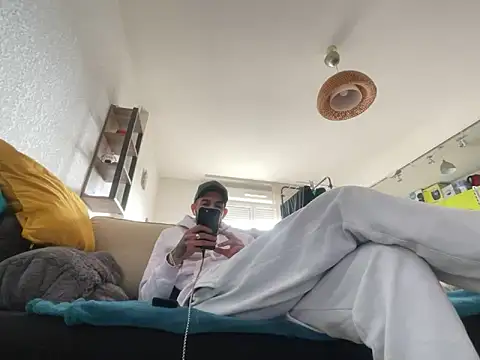 Rebeu313 online show from 16, 1, 2025