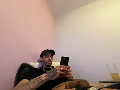 Snapshot of Rebeu313 chatting on 10, 2, 2026 Rebeu313 online show from 10, 2, 2026