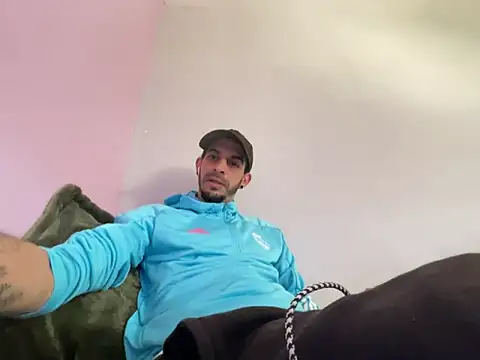 Snapshot of Rebeu313 chatting on 21, 2, 2026 Rebeu313 online show from 21, 2, 2026