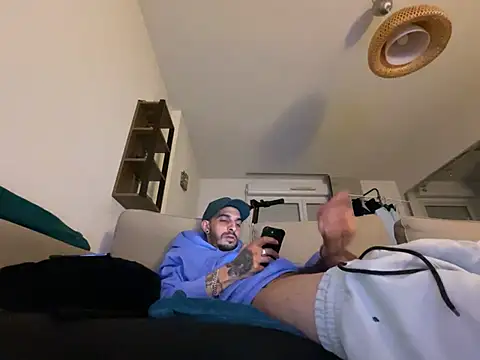 Rebeu313 online show from 21, 2, 2025