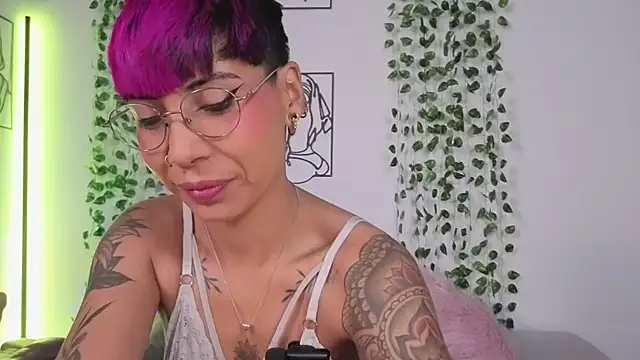 MiaMorgan  online show from 15, 5, 2026