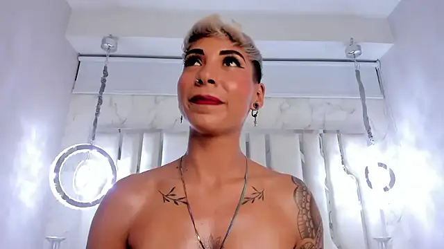 MiaMorgan  online show from 10, 3, 2025