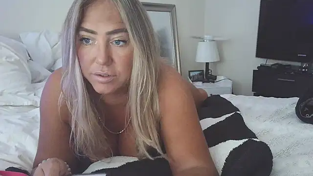 sunshinekisses online show from 3, 10, 2025