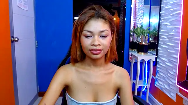 Snapshot of Perla_prg chatting on 8, 3, 2025 Perla prg online show from 8, 3, 2025