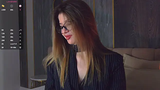 Snapshot of Sara_Lewiis chatting on 6, 10, 2025 Sara Lewiis online show from 6, 10, 2025