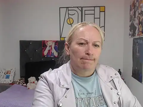 emperabigbootybigass online show from 19, 6, 2026