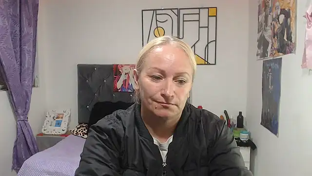 emperabigbootybigass online show from 18, 6, 2026