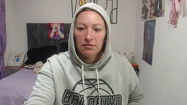 emperabigbootybigass online show from 10, 7, 2026