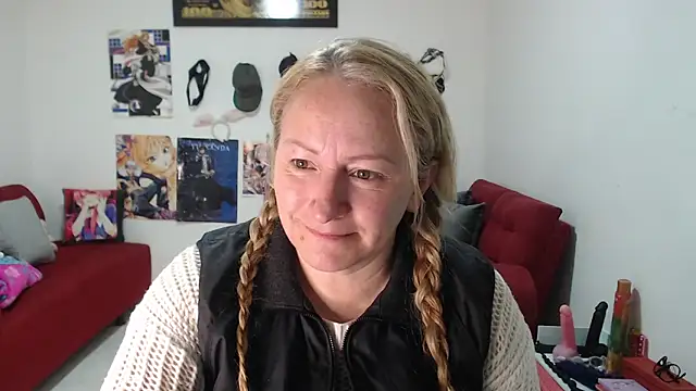 emperabigbootybigass online show from 3, 10, 2025