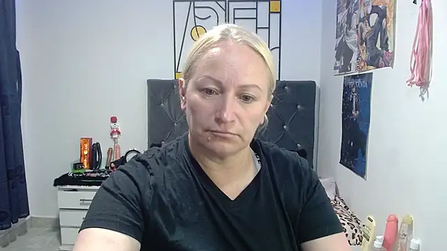 emperabigbootybigass online show from 19, 5, 2026