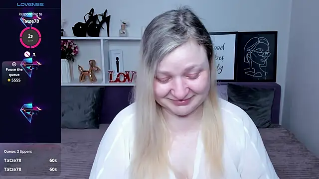 AnnaXCherri online show from 28, 11, 2025