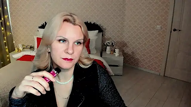 Louisa Bay online show from 15, 1, 2025