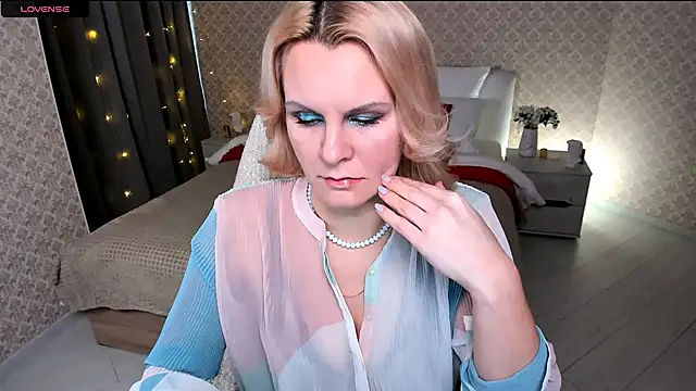 Louisa Bay online show from 29, 1, 2025