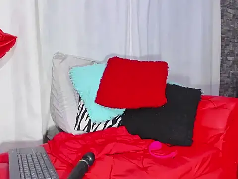 Xiomara-Suarez online show from 28, 2, 2025