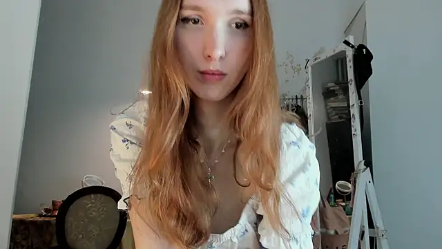 LisaIcon online show from 27, 11, 2025