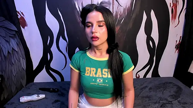 Snapshot of Kylie-fox chatting on 20, 12, 2025 Kylie-fox online show from 20, 12, 2025