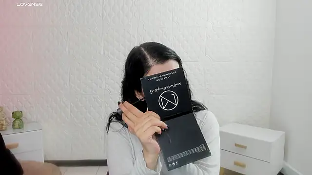 Violetaa diazz online show from 17, 2, 2026