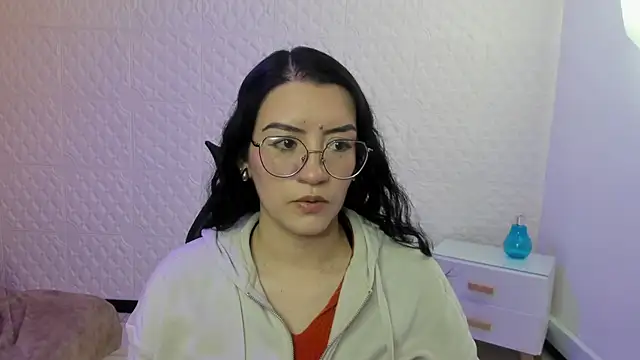 Snapshot of Violetaa_diazz chatting on 25, 10, 2025 Violetaa diazz online show from 25, 10, 2025