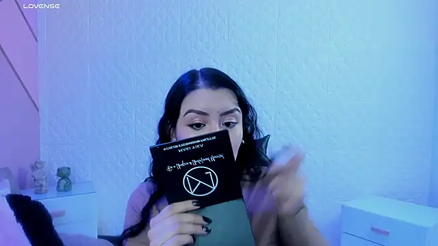 Violetaa diazz online show from 14, 2, 2026