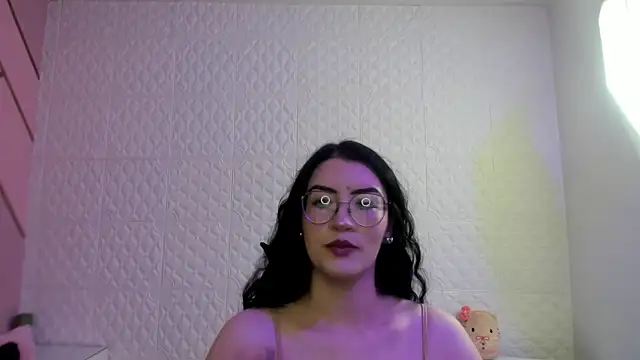 Violetaa diazz online show from 2, 6, 2026
