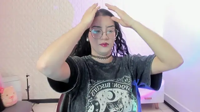 Violetaa diazz online show from 11, 6, 2026