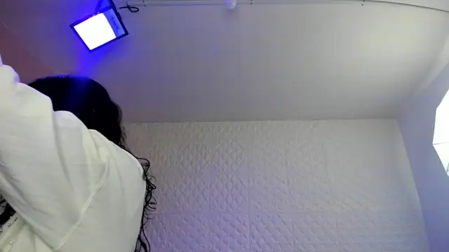 Snapshot of Violetaa_diazz chatting on 11, 10, 2025 Violetaa diazz online show from 11, 10, 2025