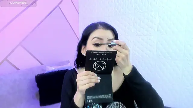 Violetaa diazz online show from 28, 2, 2026