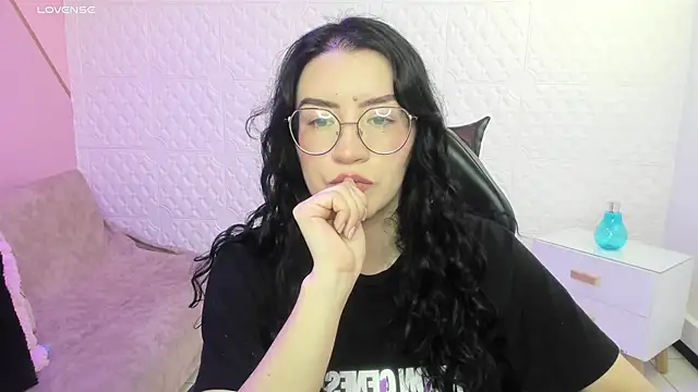 Snapshot of Violetaa_diazz chatting on 20, 9, 2025 Violetaa diazz online show from 20, 9, 2025