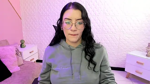 Snapshot of Violetaa_diazz chatting on 18, 11, 2025 Violetaa diazz online show from 18, 11, 2025