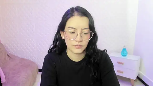 Snapshot of Violetaa_diazz chatting on 27, 9, 2025 Violetaa diazz online show from 27, 9, 2025