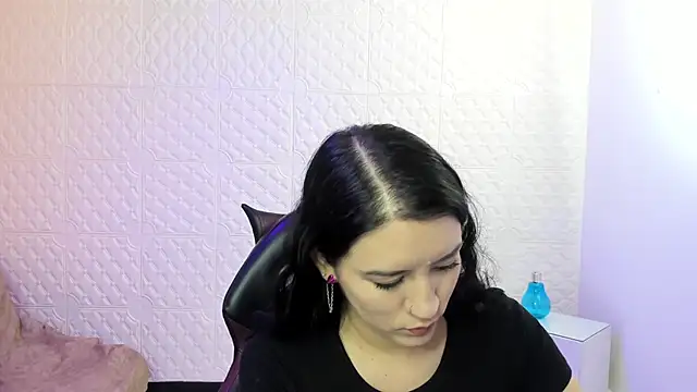 Snapshot of Violetaa_diazz chatting on 21, 10, 2025 Violetaa diazz online show from 21, 10, 2025