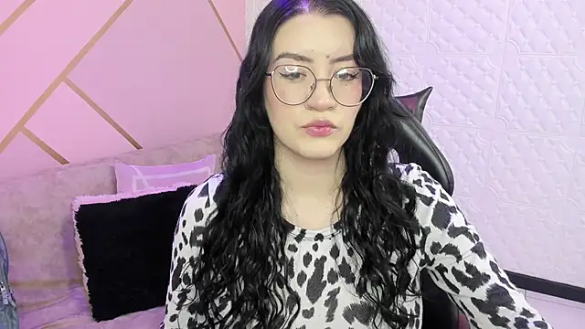 Snapshot of Violetaa_diazz chatting on 3, 10, 2025 Violetaa diazz online show from 3, 10, 2025