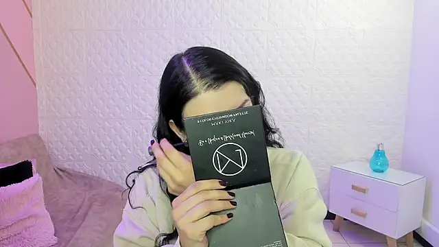 Snapshot of Violetaa_diazz chatting on 9, 10, 2025 Violetaa diazz online show from 9, 10, 2025