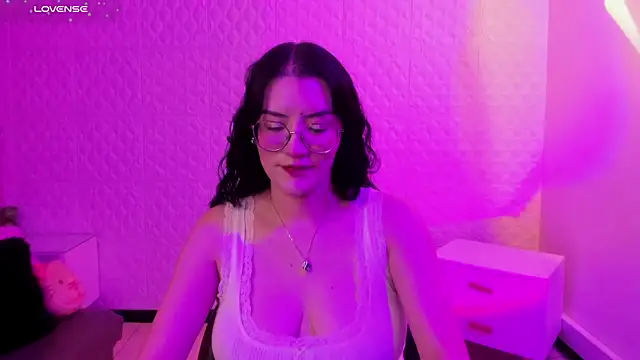 Violetaa diazz online show from 10, 6, 2026